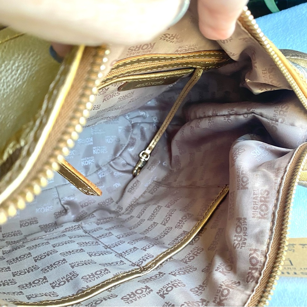 Michael Kors hobo patchwork bag in silver gold and bronze with gold chain EUC - Picture 5 of 13
